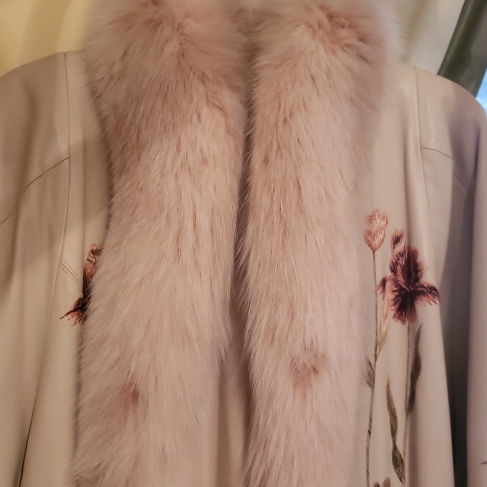 Coat - Picture 2 of 5